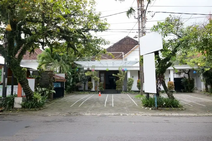 Маланг: Airy Syariah Klojen Buring 9 Malang