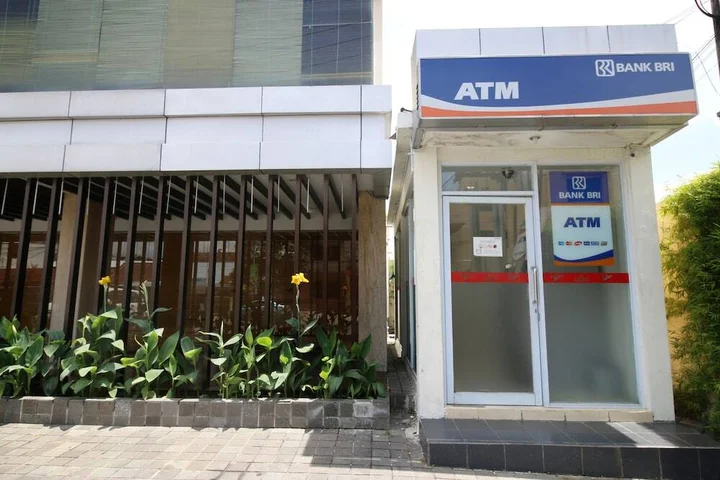 Пеканбару: Airy Sumahilang Sisingamangaraja 10 Pekanbaru