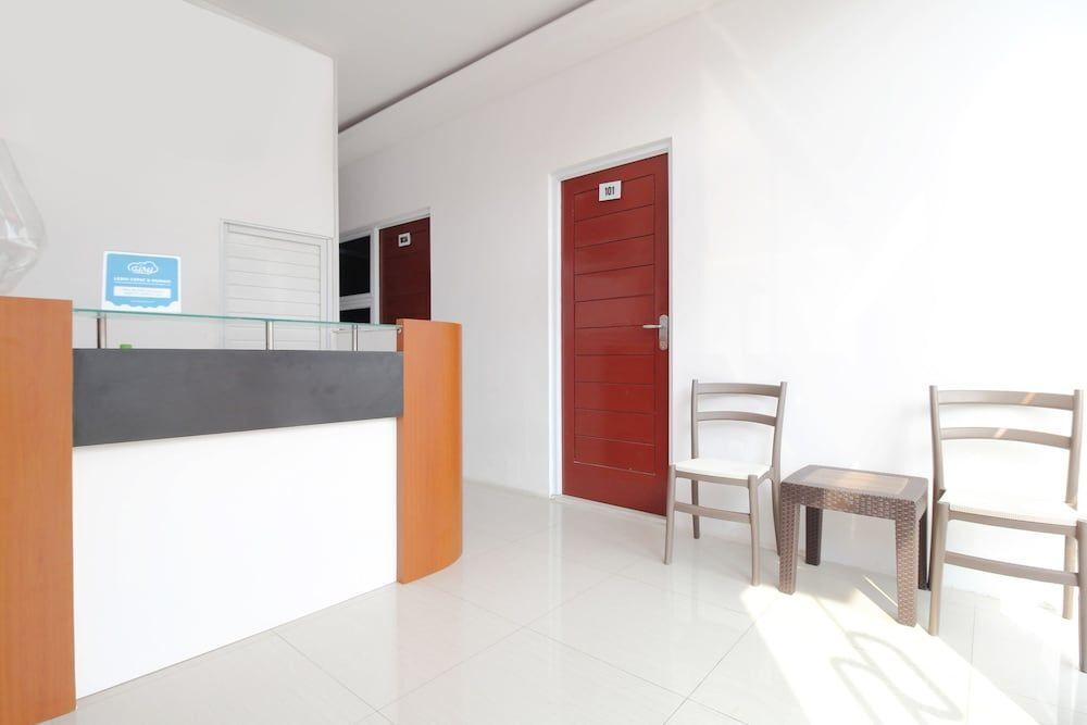 Семаранг: Airy Bandara Ahmad Yani WR Supratman 388 Semarang