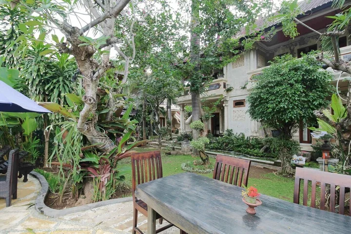 Каликбукбук: Airy Buleleng Laviana Kalibukbuk Singaraja Bali