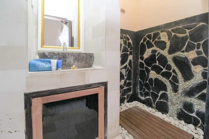 Каликбукбук: Airy Buleleng Laviana Kalibukbuk Singaraja Bali
