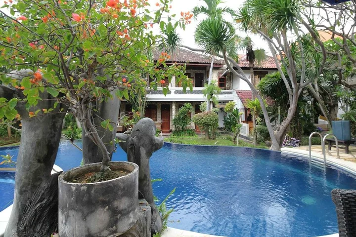 Каликбукбук: Airy Buleleng Laviana Kalibukbuk Singaraja Bali
