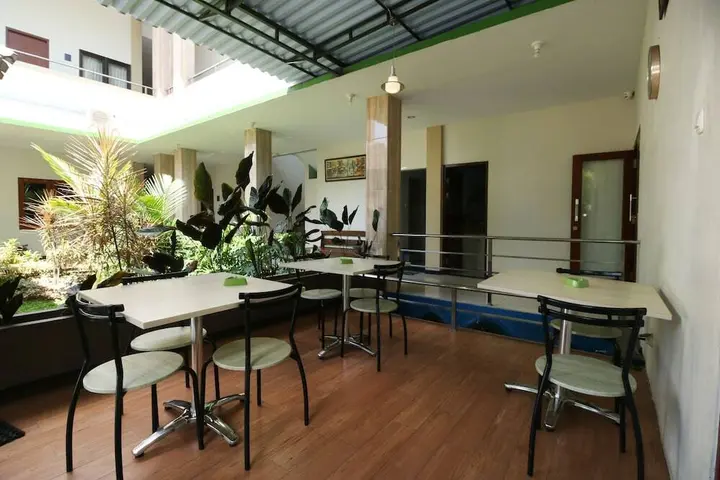 Суракарта: Airy Terminal Tirtonadi Setiabudi 45 Solo