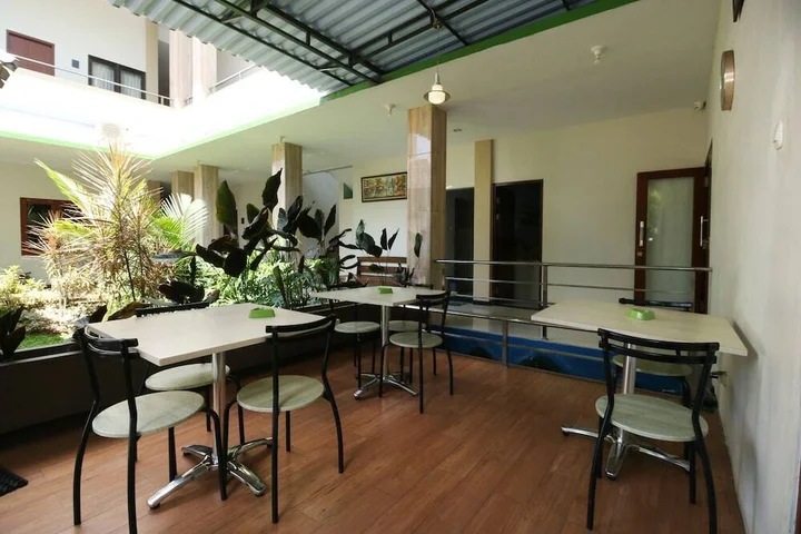 Суракарта: Airy Terminal Tirtonadi Setiabudi 45 Solo