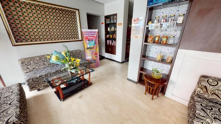 Суракарта: Front One Boutique Brani Solo