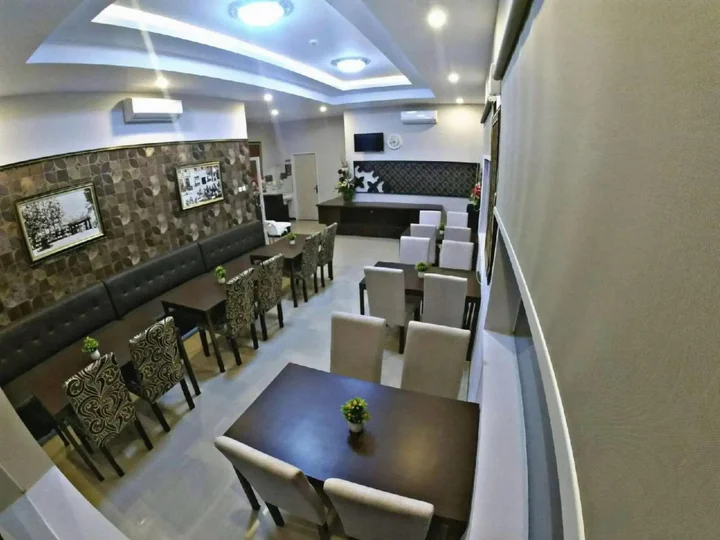 Суракарта: Front One Boutique Brani Solo