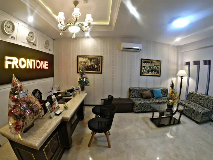 Суракарта: Front One Boutique Brani Solo