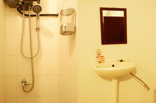 Маланг: Oyo 437 Hnr Homestay Syariah