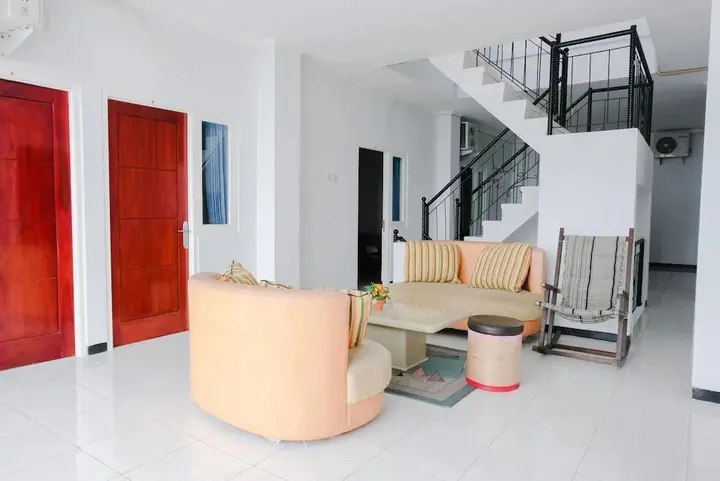 Маланг: Oyo 437 Hnr Homestay Syariah