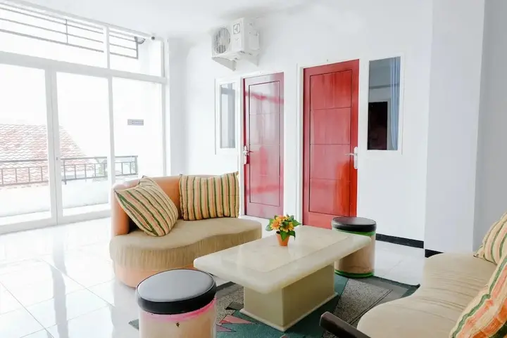 Маланг: Oyo 437 Hnr Homestay Syariah