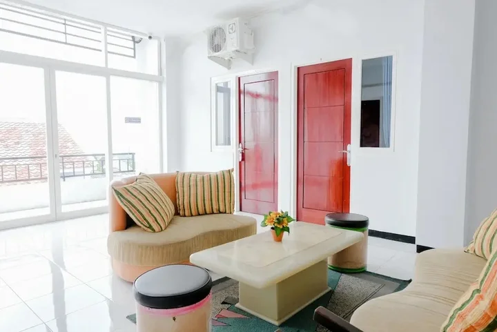 Маланг: Oyo 437 Hnr Homestay Syariah
