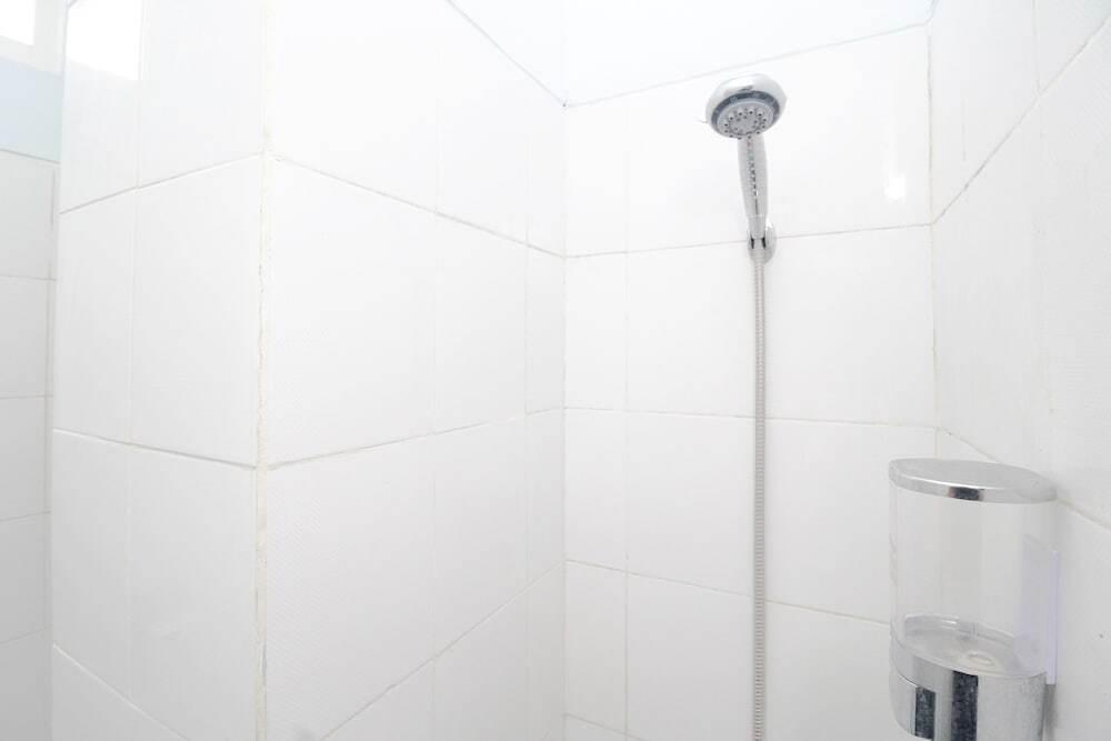 Маланг: Oyo 437 Hnr Homestay Syariah