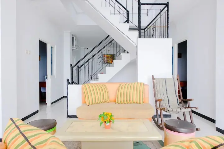 Маланг: Oyo 437 Hnr Homestay Syariah
