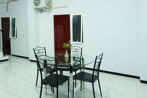 Маланг: Oyo 437 Hnr Homestay Syariah