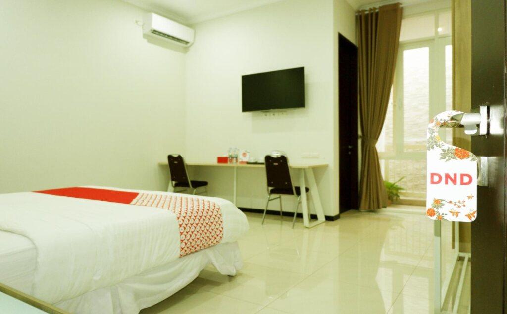 Маланг: OYO 493 Permata Jingga AA 19 Boutique Syariah