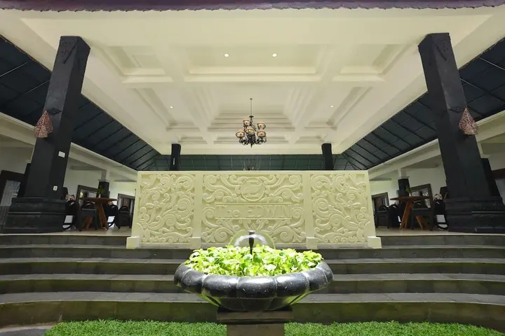 Батуретно: OYO 611 The Edwin Syariah