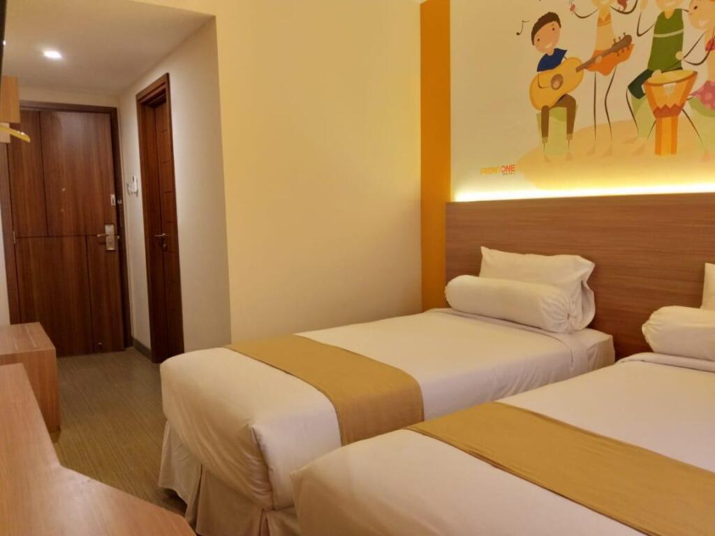 Front One Hotel Tulungagung — фото 2