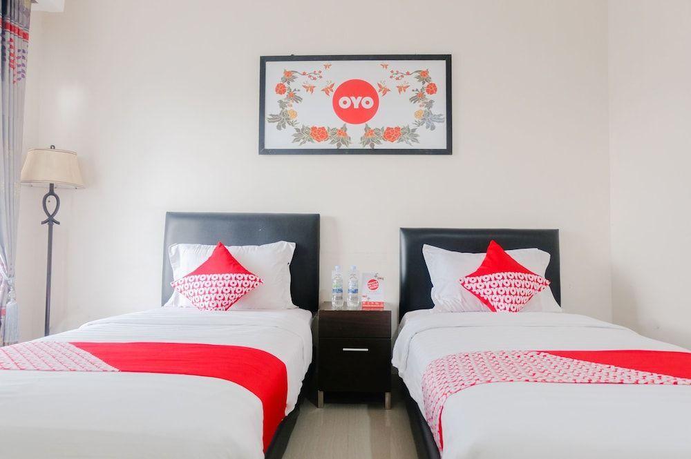 Маланг: Oyo 696 Hasanah Guest House Syariah de Saphire