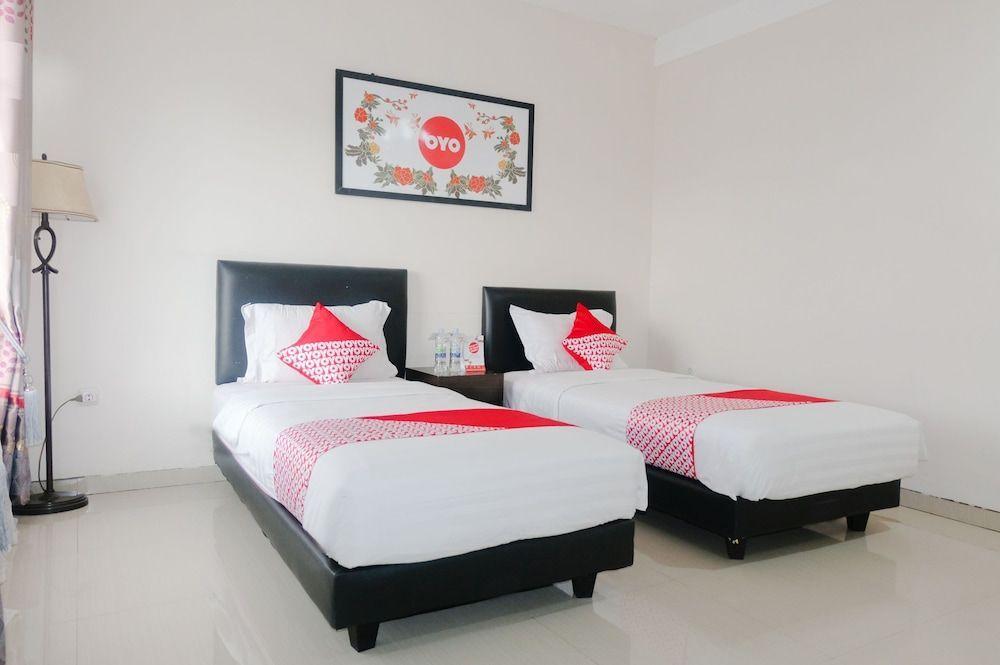 Маланг: Oyo 696 Hasanah Guest House Syariah de Saphire