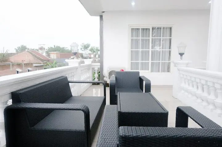 Маланг: Oyo 696 Hasanah Guest House Syariah de Saphire