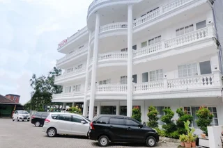 Маланг: Oyo 696 Hasanah Guest House Syariah de Saphire