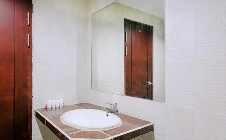 Бату: Capital O 892 Grand Pujon View Hotel And Resort