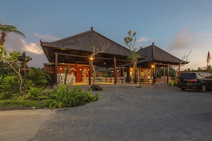 Тегаллаланг: Kayangan Villa Ubud