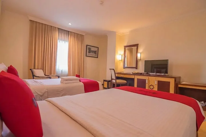 Семаранг: RedDoorz Premium Syariah @ Semarang City Center