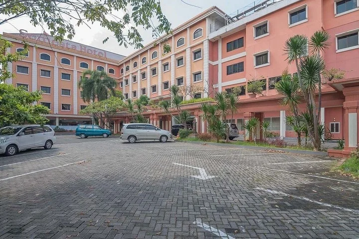 Семаранг: RedDoorz Premium Syariah @ Semarang City Center