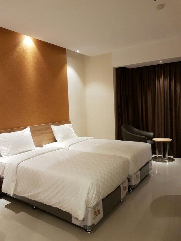 Петумбак: Wing Hotel Kualanamu Airport