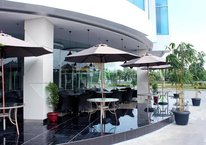 Петумбак: Wing Hotel Kualanamu Airport