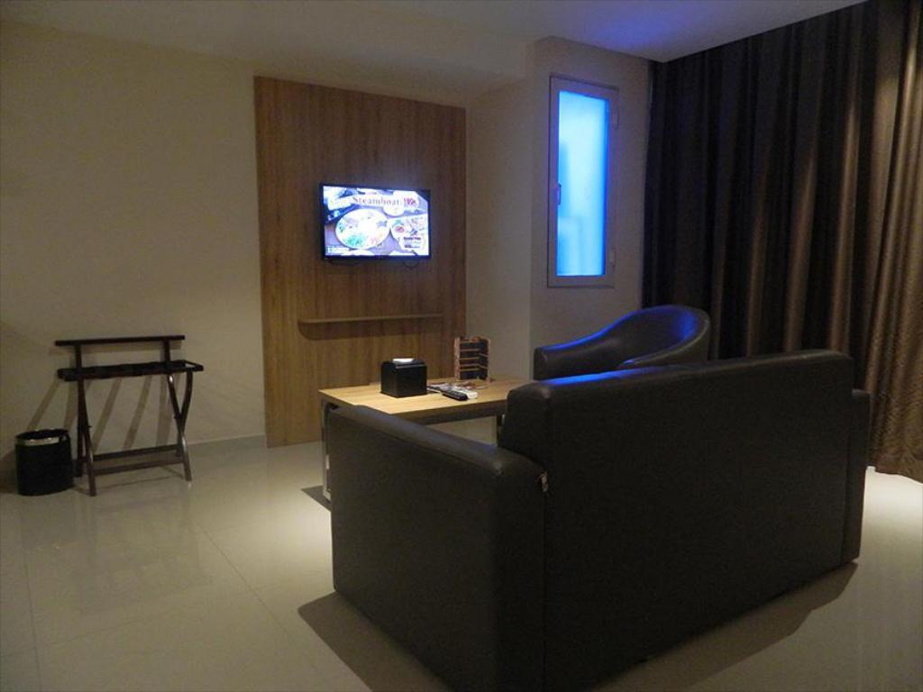 Петумбак: Wing Hotel Kualanamu Airport