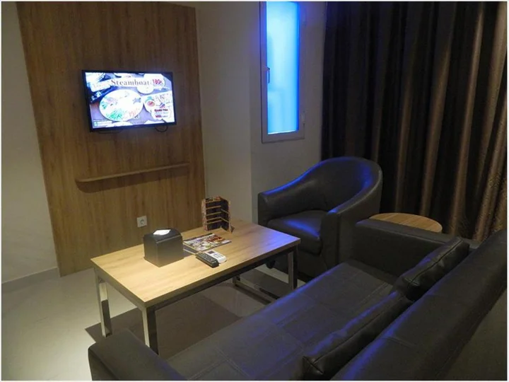 Петумбак: Wing Hotel Kualanamu Airport
