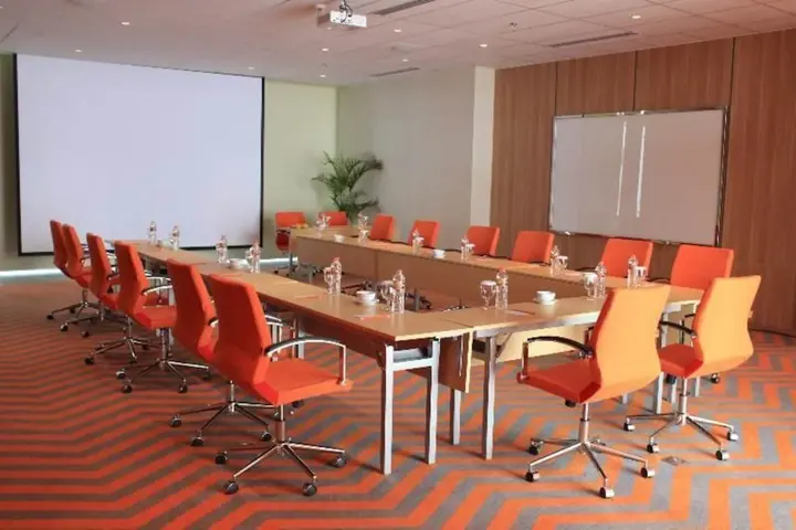 Суракарта: Harris Hotel & Conventions Solo