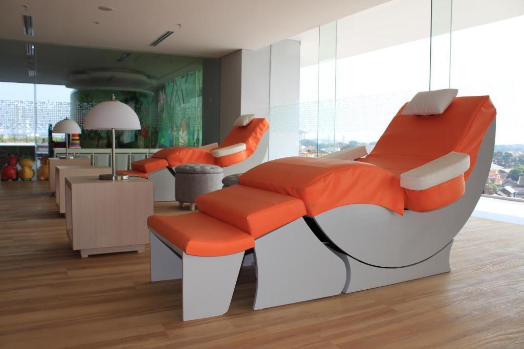 Суракарта: Harris Hotel & Conventions Solo