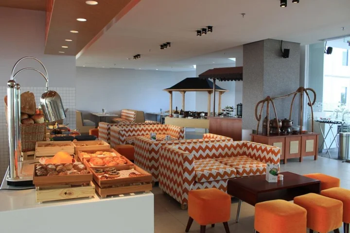 Суракарта: Harris Hotel & Conventions Solo