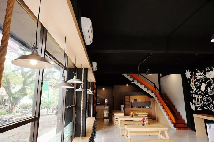 Маланг: ZEN Hostel Alun-Alun Sarinah