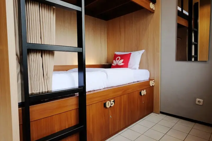 Маланг: ZEN Hostel Alun-Alun Sarinah