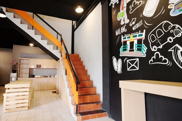 Маланг: ZEN Hostel Alun-Alun Sarinah