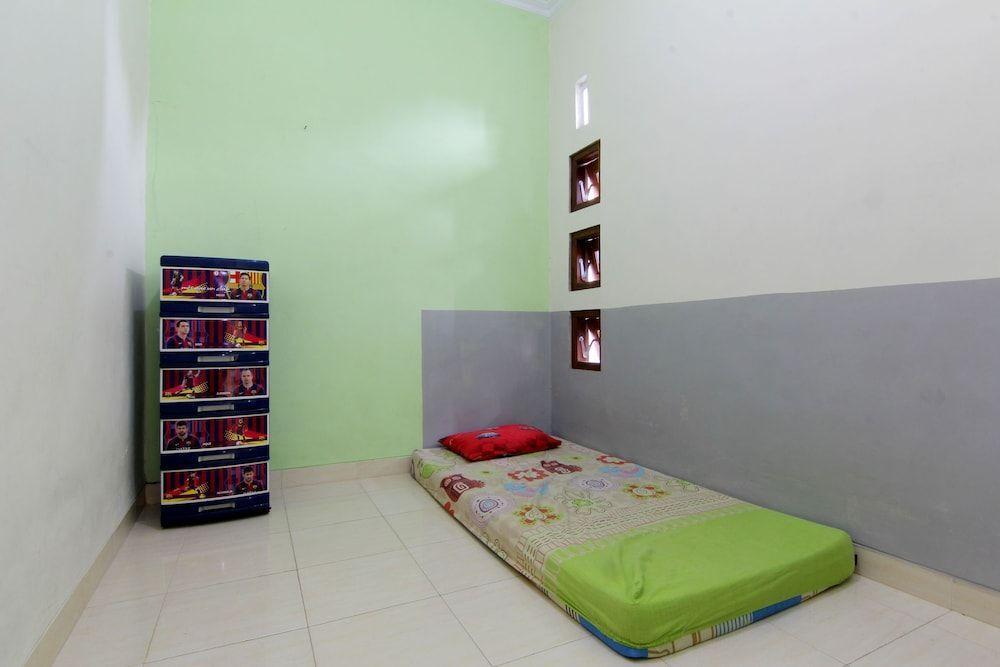 Депок: Griya Ardafa - Hostel