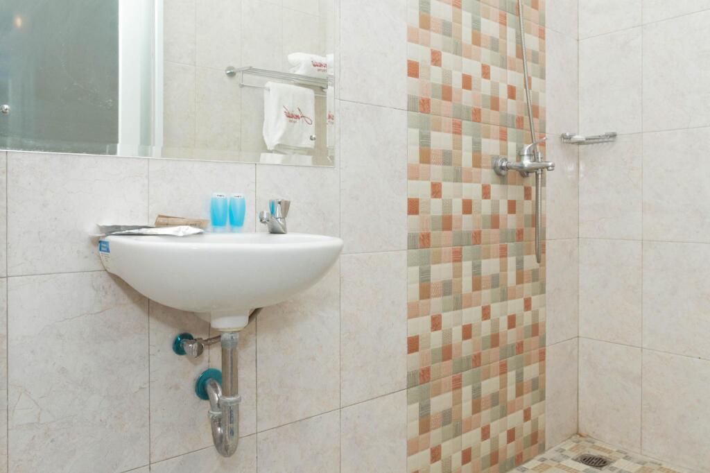 Сумеданг: RedDoorz Plus near Jatinangor Town Square 2