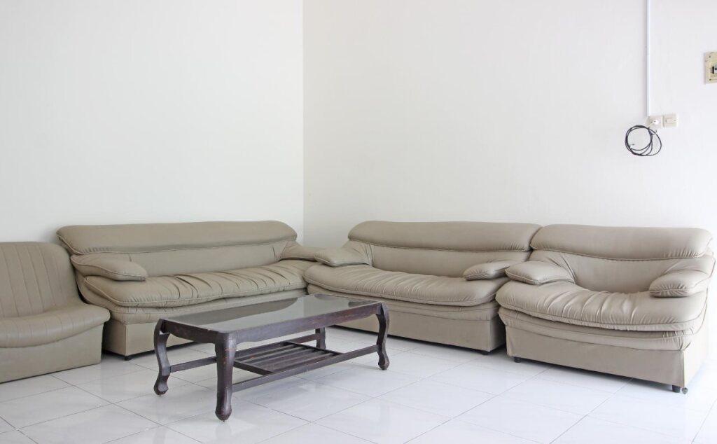 Суракарта: RedDoorz near Terminal Tirtonadi