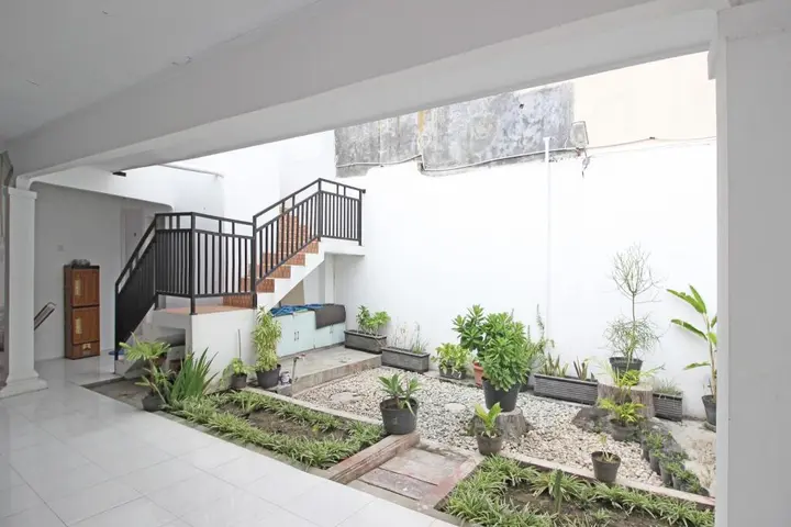 Суракарта: RedDoorz near Terminal Tirtonadi