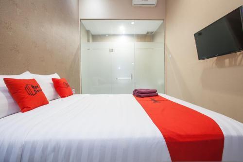 RedDoorz @ Raya Sulfat — фото 4