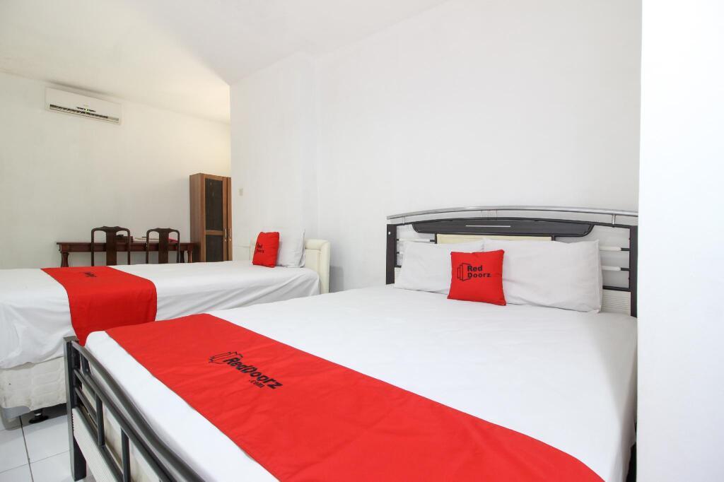 Депок: RedDoorz near RS Sarjito Yogyakarta 2