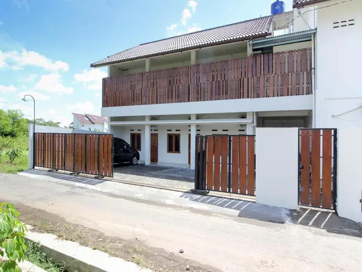 Батуретно: RedDoorz Syariah @ Griya Izzara Guest House