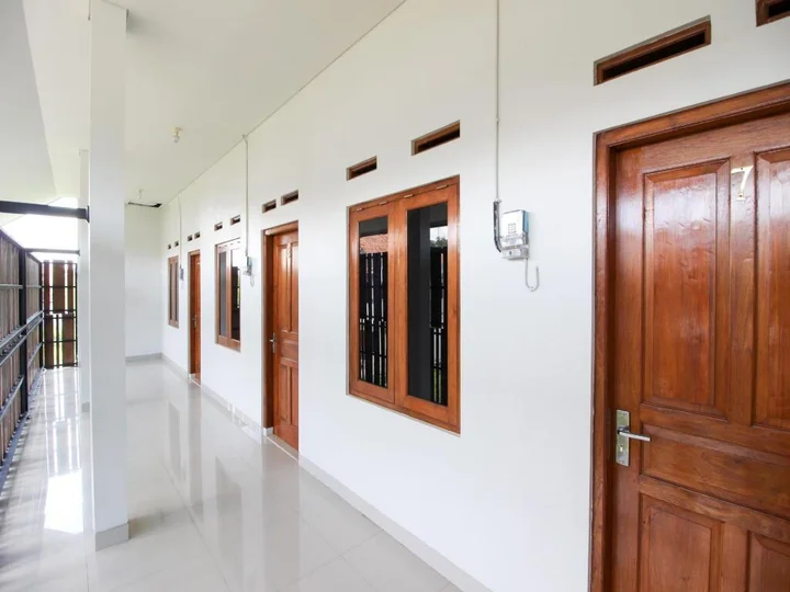 Батуретно: RedDoorz Syariah @ Griya Izzara Guest House