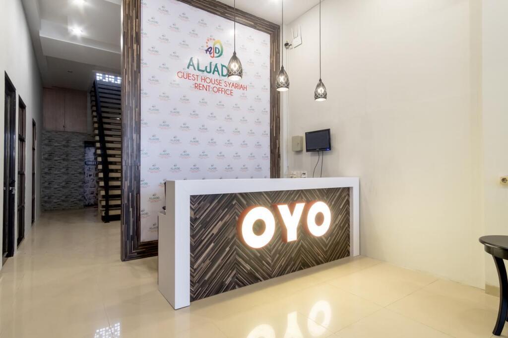 Медан: OYO Aljadid Guest House Syariah