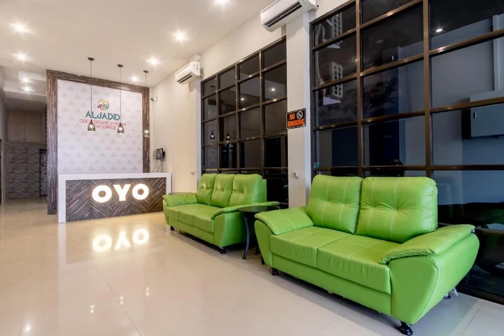 Медан: OYO Aljadid Guest House Syariah