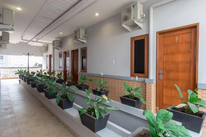 Медан: OYO Aljadid Guest House Syariah